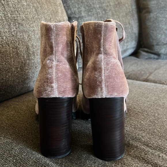 Call It Spring Penha Velvet
Lace-Up Boots Size 8.5 - Picture 5 of 14
